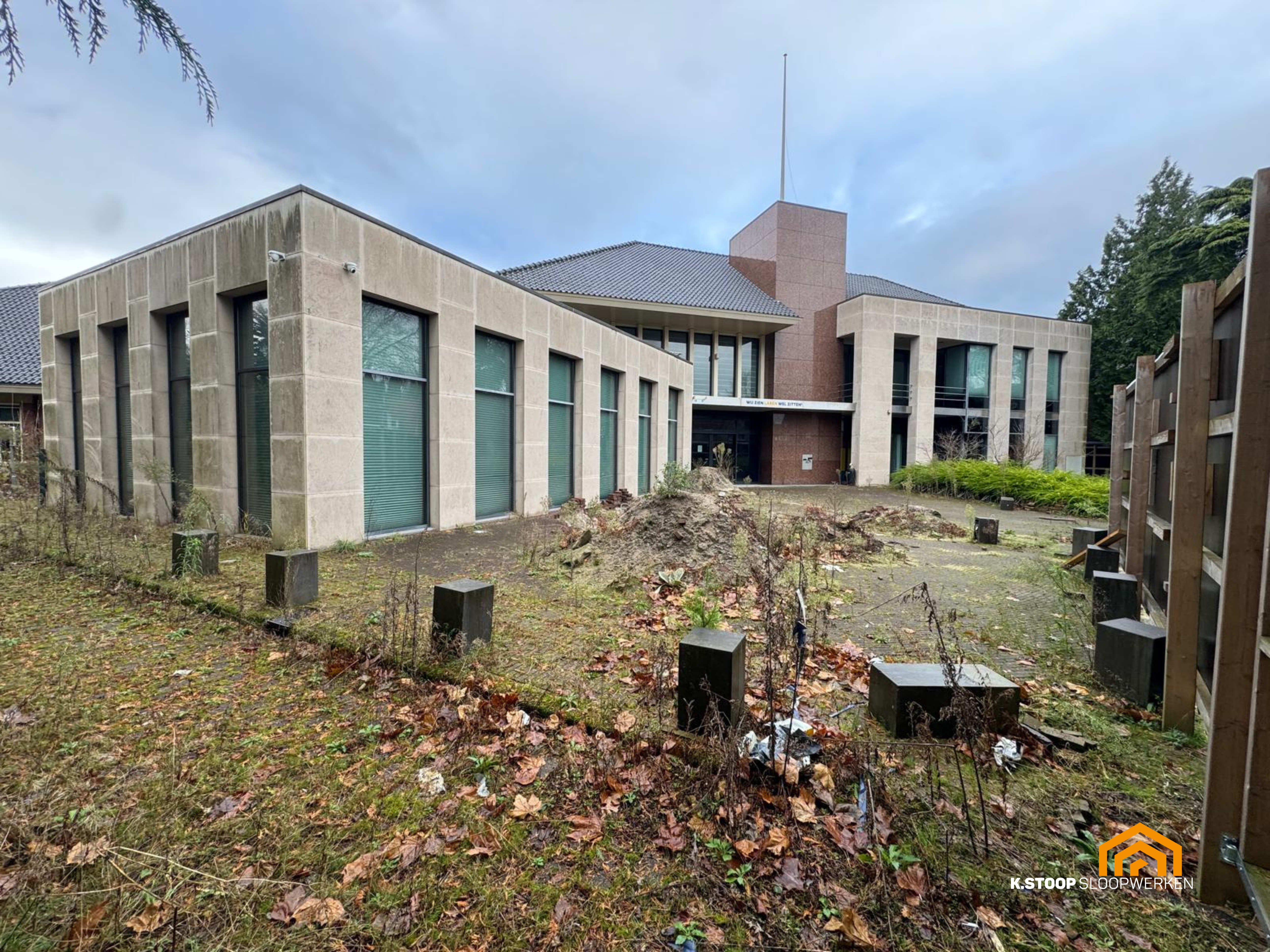 Lees meer over het artikel Rabobank gebouw (3500m2) casco leeg verspreid